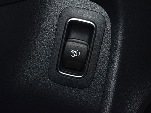 Certified 2025 Mercedes-Benz CLA 250 4MATIC image 7