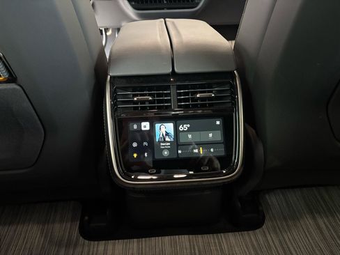 Used 2024 Rivian R1S Adventure AWD/4WD image 21