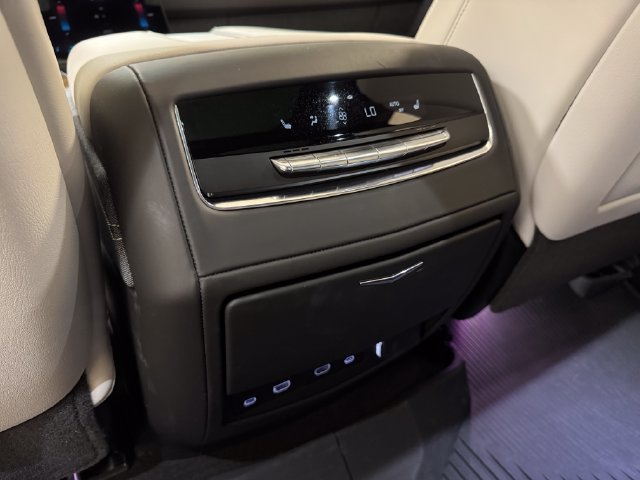 Used 2026 Cadillac Escalade Platinum Luxury w/ LPO, Floor Liner Package AWD/4WD image 26