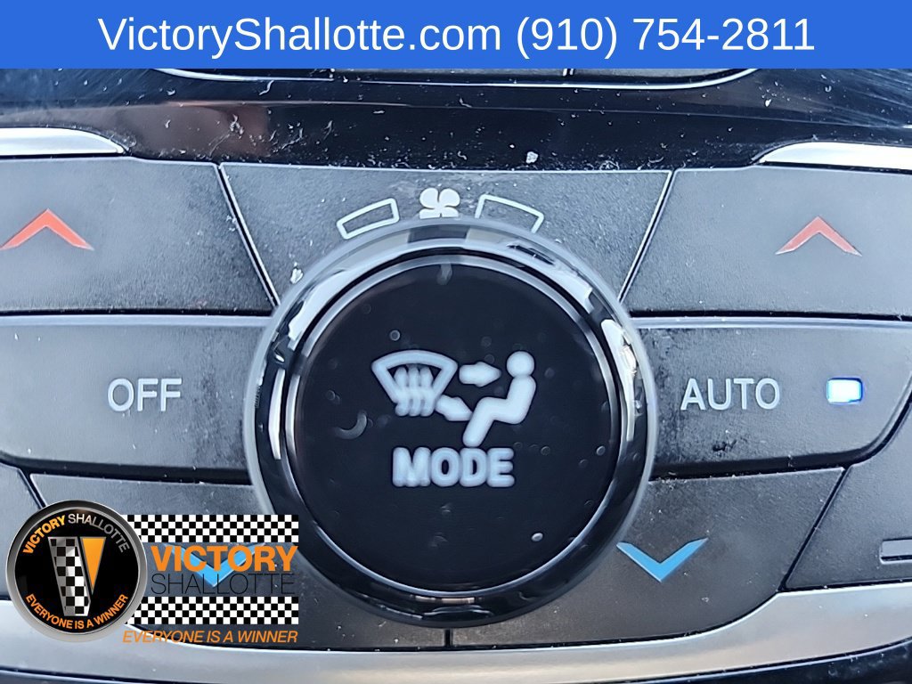 Used 2025 Chrysler Pacifica Limited FWD image 10