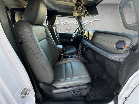Used 2024 Jeep Gladiator Mojave w/ Convenience Group AWD/4WD image 24
