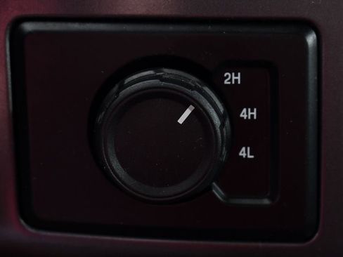 Used 2019 Ford F150 XLT w/ Equipment Group 302A Luxury AWD/4WD image 30