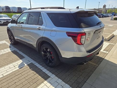 Used 2022 Ford Explorer ST w/ Equipment Group 401A image 7