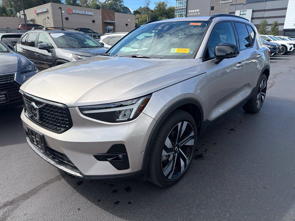 Certified 2024 Volvo XC40 B5 Plus w/ Protection Package Premier AWD/4WD image 1