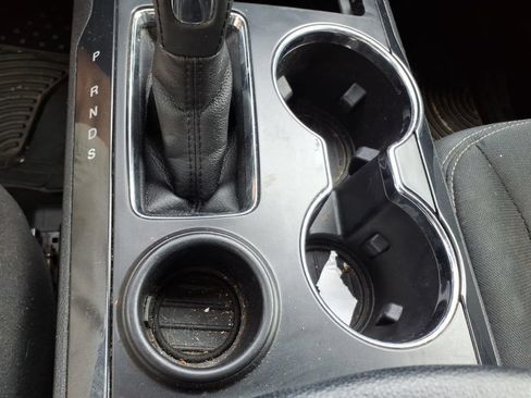 Used 2017 Ford Explorer XLT w/ Equipment Group 201A FWD image 26