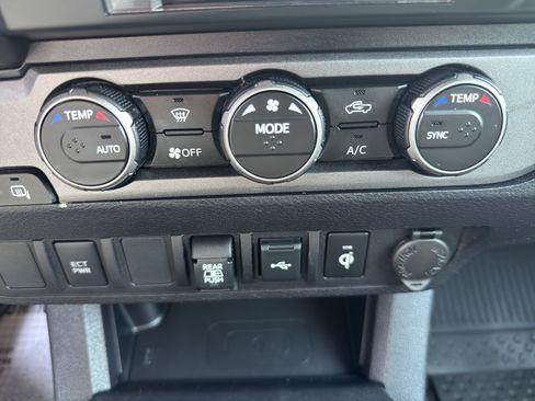 Used 2023 Toyota Tacoma TRD Sport AWD/4WD image 22