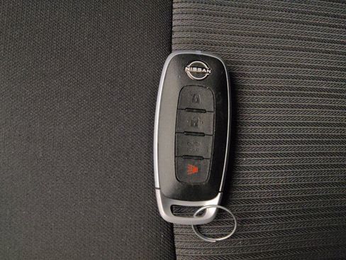 Used 2025 Nissan Sentra SV FWD image 32