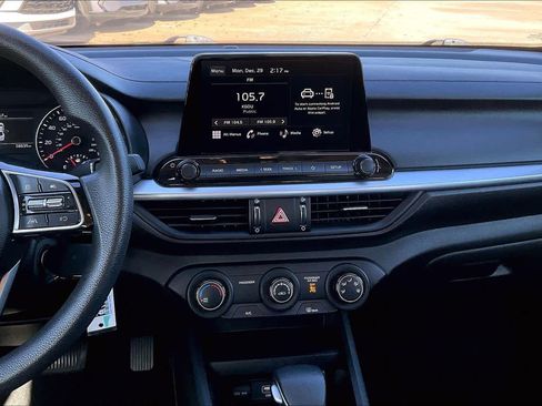 Used 2023 Kia Forte LXS image 8