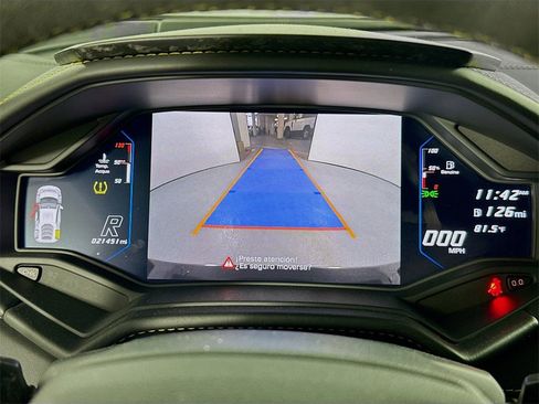 Used 2020 Lamborghini Huracan EVO image 14