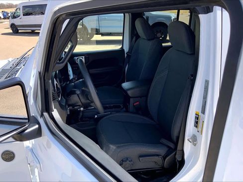 Used 2024 Jeep Wrangler Sport S image 8