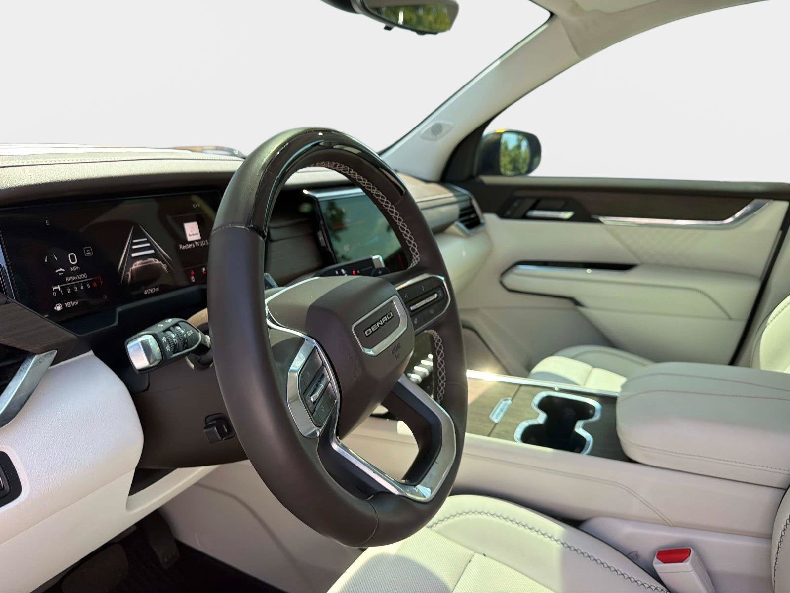 Used 2024 GMC Acadia Denali w/ Super Cruise Package FWD image 21