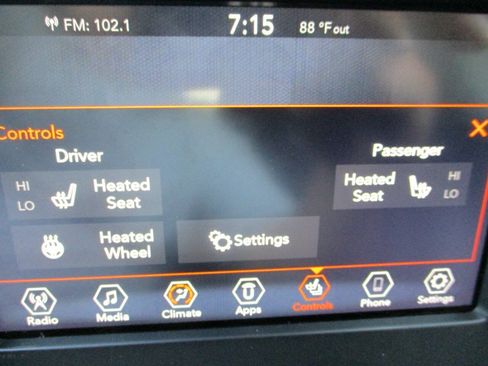 Used 2020 Jeep Compass Latitude w/ Cold Weather Group AWD/4WD image 39