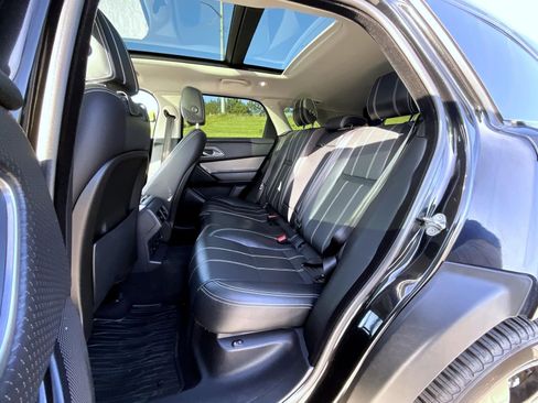 Used 2018 Land Rover Range Rover Velar S image 19