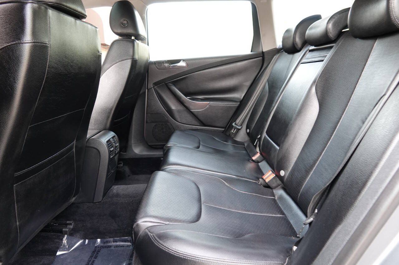 Used 2007 Volkswagen Passat 2.0T FWD image 55