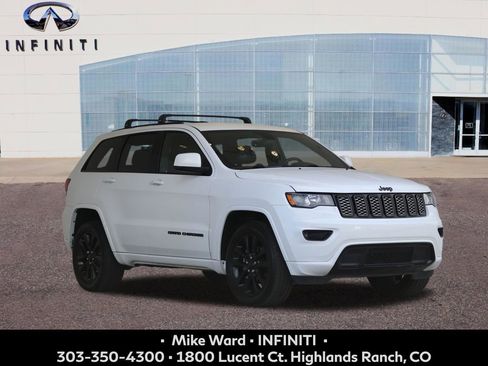 Used 2018 Jeep Grand Cherokee Altitude AWD/4WD image 8