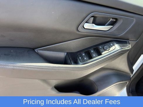 Used 2025 Nissan Rogue SV AWD/4WD image 23