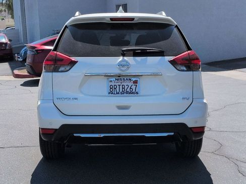 Used 2020 Nissan Rogue SV image 4