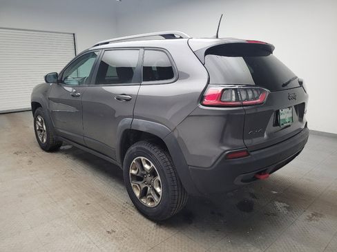 Used 2019 Jeep Cherokee Trailhawk image 3