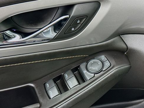 Used 2020 Chevrolet Traverse LT w/ LPO, Blackout Package image 19