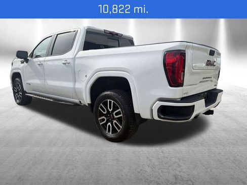Used 2025 GMC Sierra 1500 AT4 w/ AT4 Premium Package AWD/4WD image 3