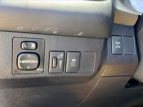 Used 2014 Toyota RAV4 XLE AWD/4WD image 32