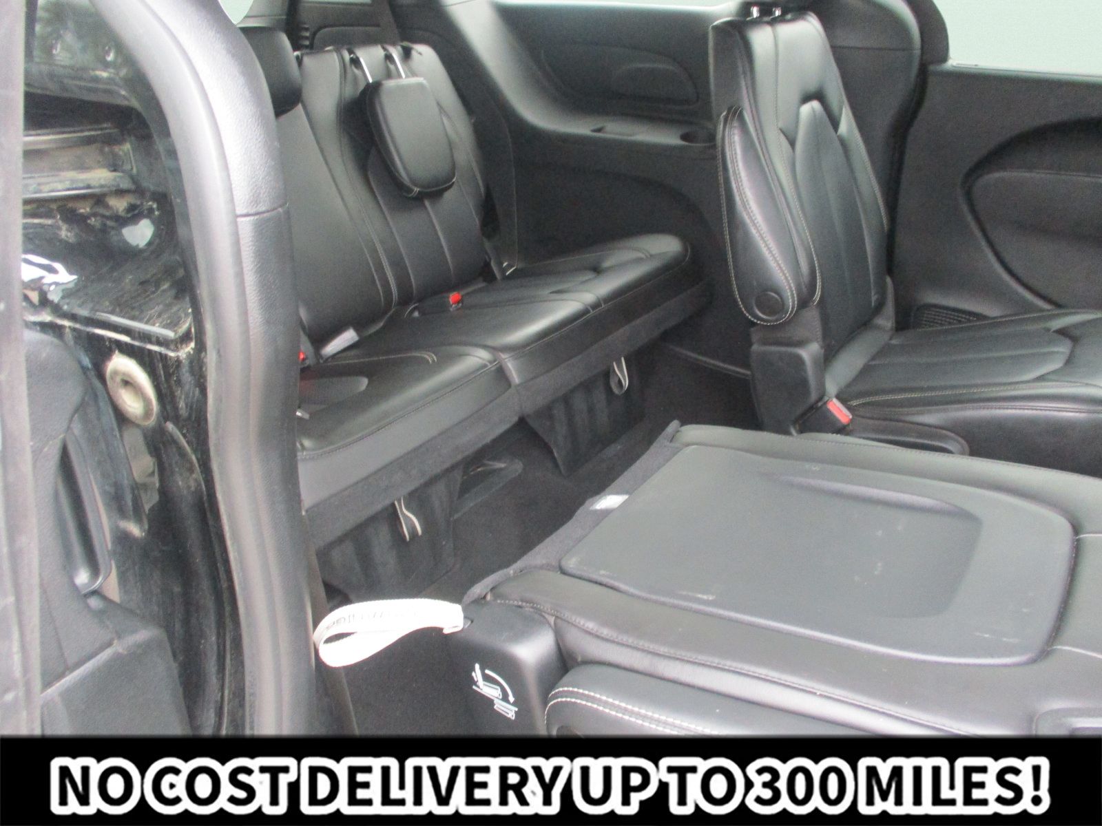 Used 2023 Chrysler Pacifica Touring-L w/ S Appearance Package FWD image 17