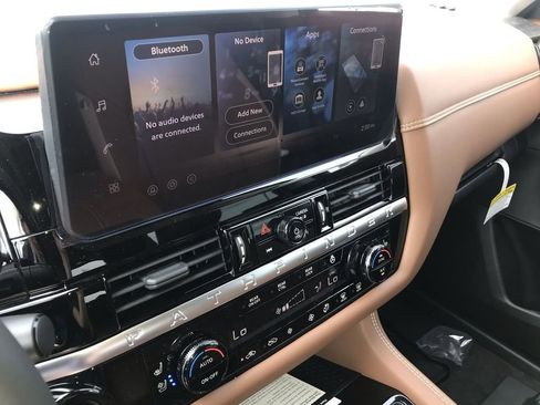 New 2026 Nissan Pathfinder Platinum AWD/4WD image 16