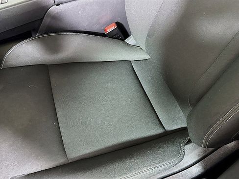 Used 2024 Nissan Rogue S image 19