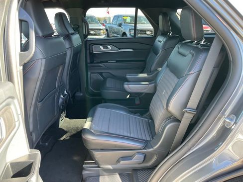 Used 2025 Ford Explorer ST-Line AWD/4WD image 8