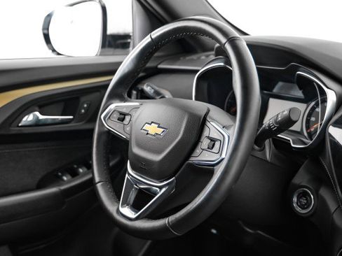 Used 2023 Chevrolet TrailBlazer ACTIV w/ Technology Package FWD image 11