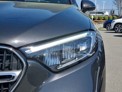 Used 2024 Mercedes-Benz GLC 300 4MATIC image 9