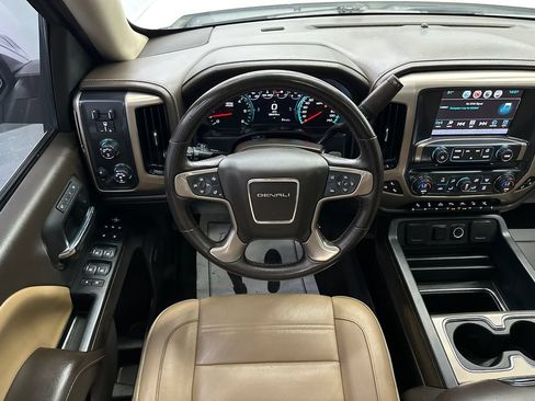 Used 2018 GMC Sierra 1500 Denali w/ Denali Ultimate Package AWD/4WD image 25