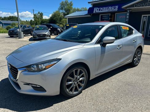 Used 2018 MAZDA MAZDA3 Touring FWD image 1