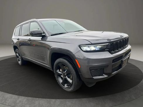 Used 2022 Jeep Grand Cherokee L Laredo AWD/4WD image 3