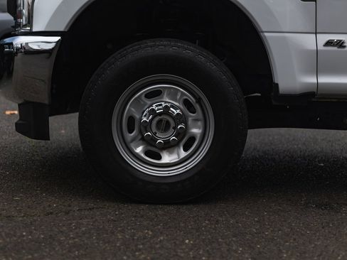 Used 2017 Ford F350 XL w/ Power Equipment Group image 13