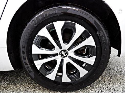 Used 2020 Toyota Prius XLE w/ Advanced Technology Package image 19