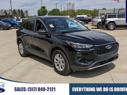Used 2024 Ford Escape Active w/ Tech Pack #1 AWD/4WD image 1