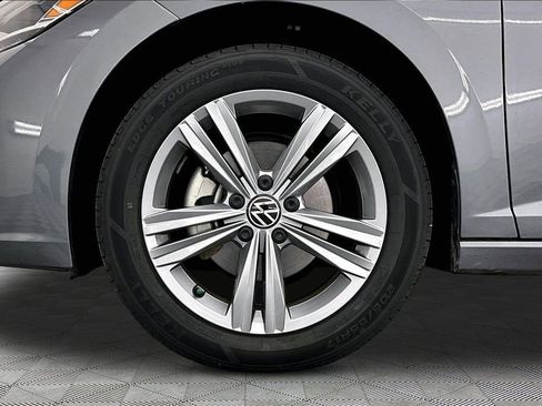 Used 2024 Volkswagen Jetta SE FWD image 9