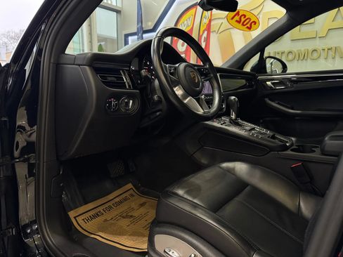 Used 2021 Porsche Macan AWD/4WD image 12