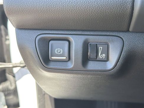 Used 2023 GMC Acadia SLE w/ Driver Convenience Package FWD image 23