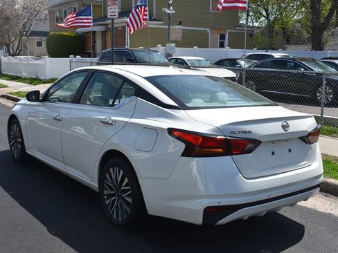 Used 2025 Nissan Altima 2.5 SV FWD image 7