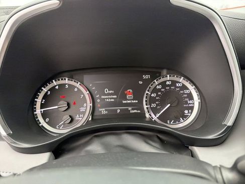 Used 2023 Toyota Highlander XLE image 18