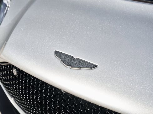 Used 2023 Aston Martin DBS Volante image 7