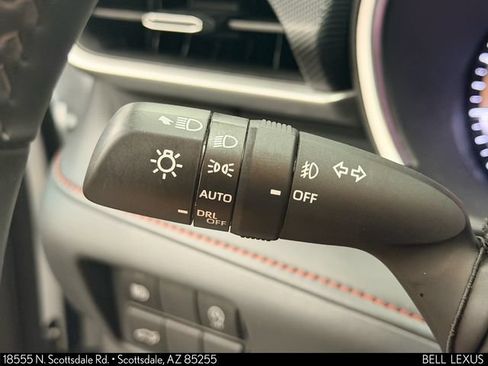 Used 2023 Toyota Highlander XSE FWD image 30