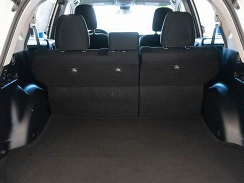 Used 2018 Toyota RAV4 LE image 13