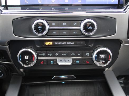 Used 2022 Ford F350 Platinum image 33