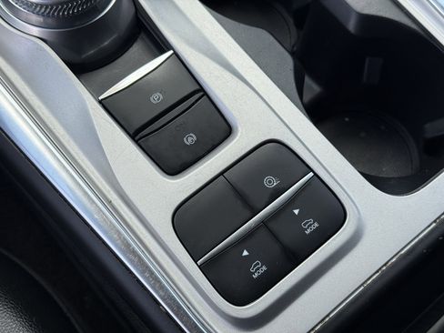 Used 2022 Ford Explorer Limited image 24