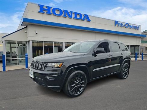 Used 2021 Jeep Grand Cherokee Laredo X image 1