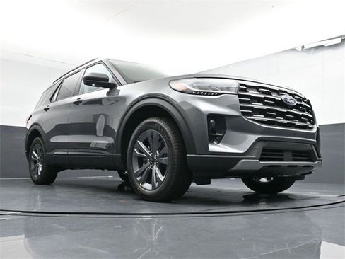New 2026 Ford Explorer Active w/ Active Comfort Package image 24