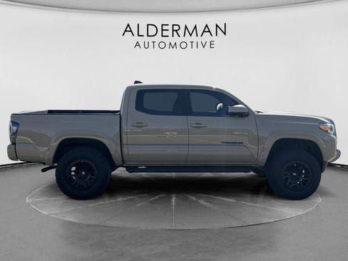 Used 2020 Toyota Tacoma TRD Sport image 6